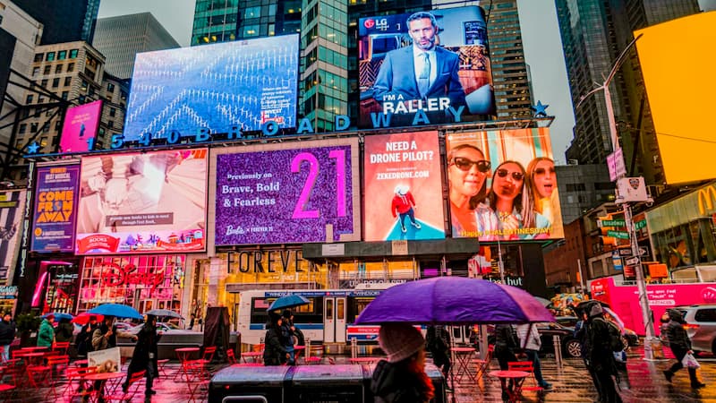 Indoor & Outdoor Advertising in the Era of Digital Transformation