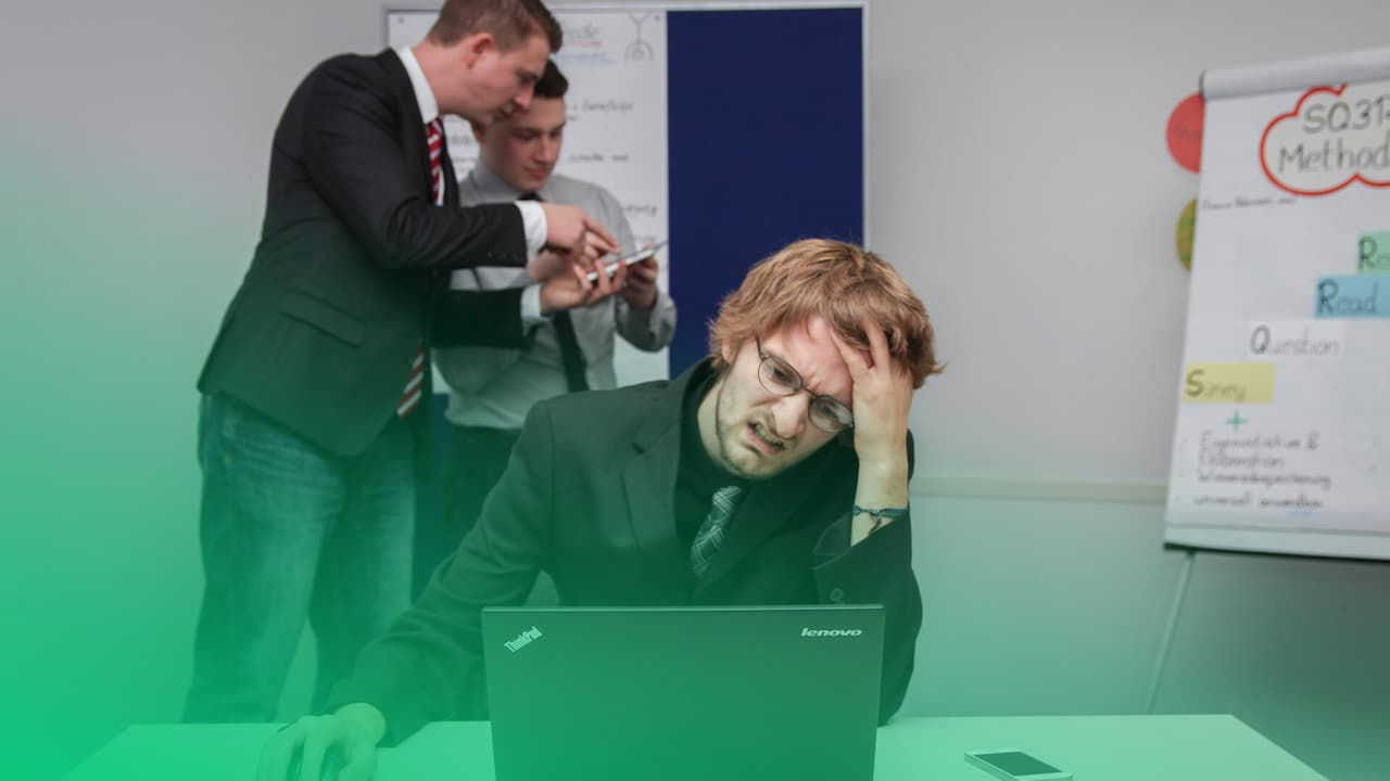 Digital Signage Network Without Headache: 5 Right Steps!