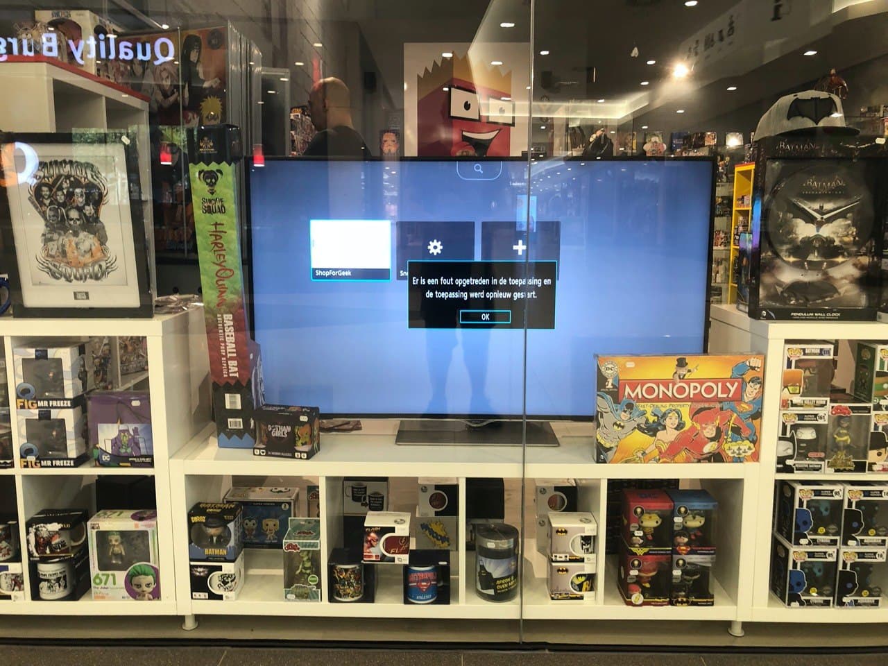 TV in the retail with the error on the screen