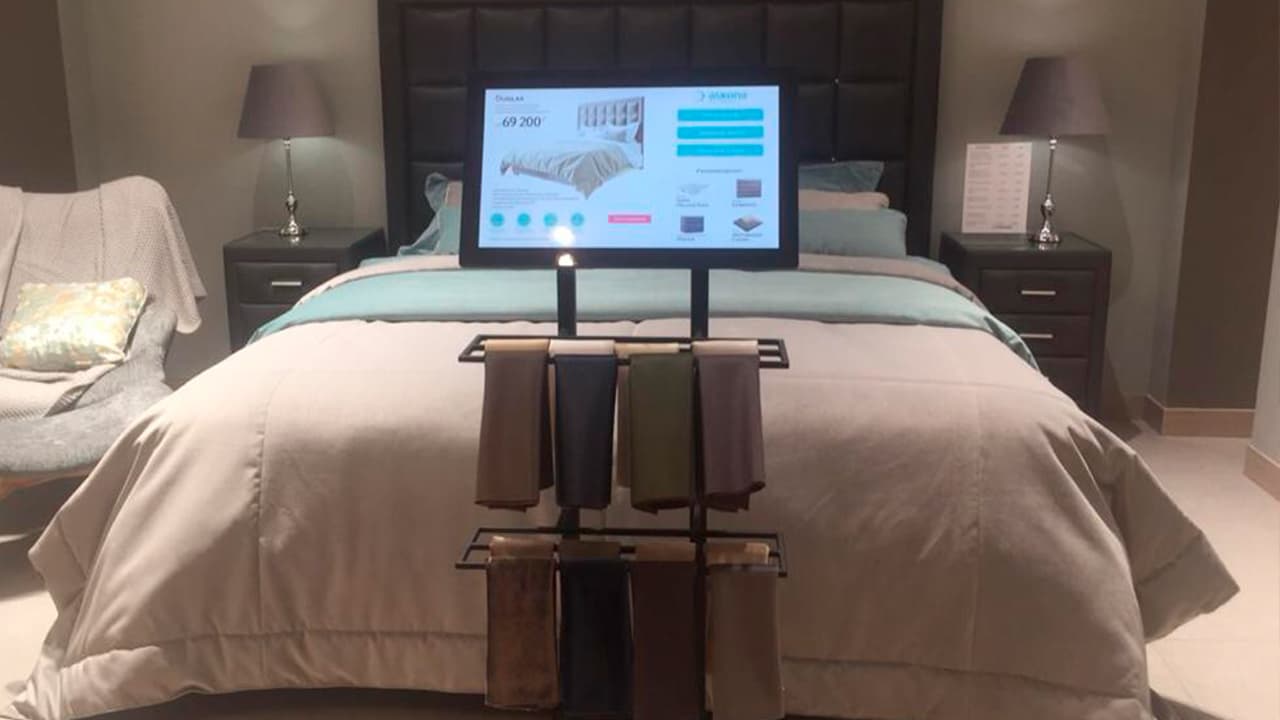 Digital display in the retail store